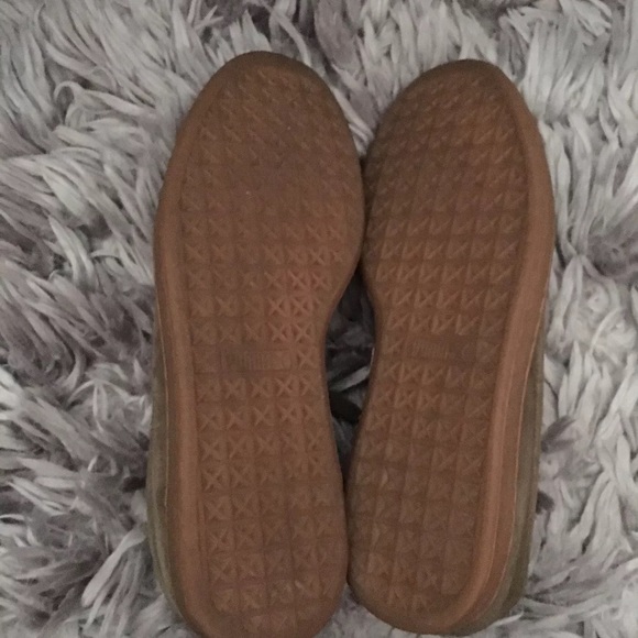 Olive Pumas Men’s 8.5 - Picture 3 of 3